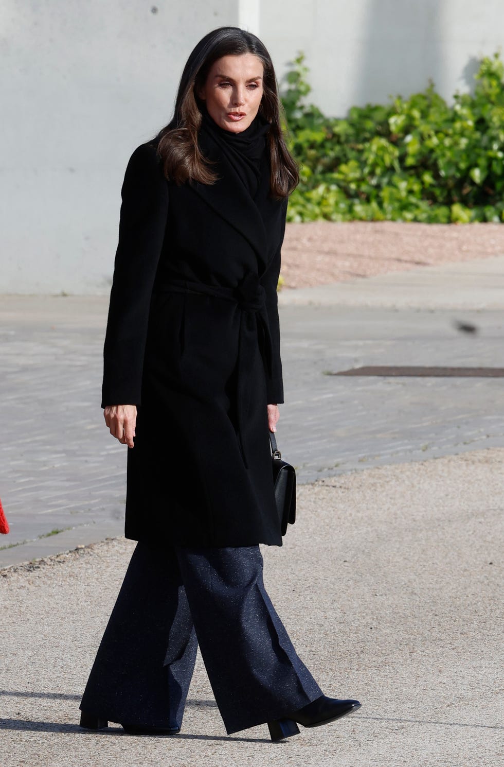 los reyes felipe y letizia se despiden de espana antes de su viaje oficial a italia