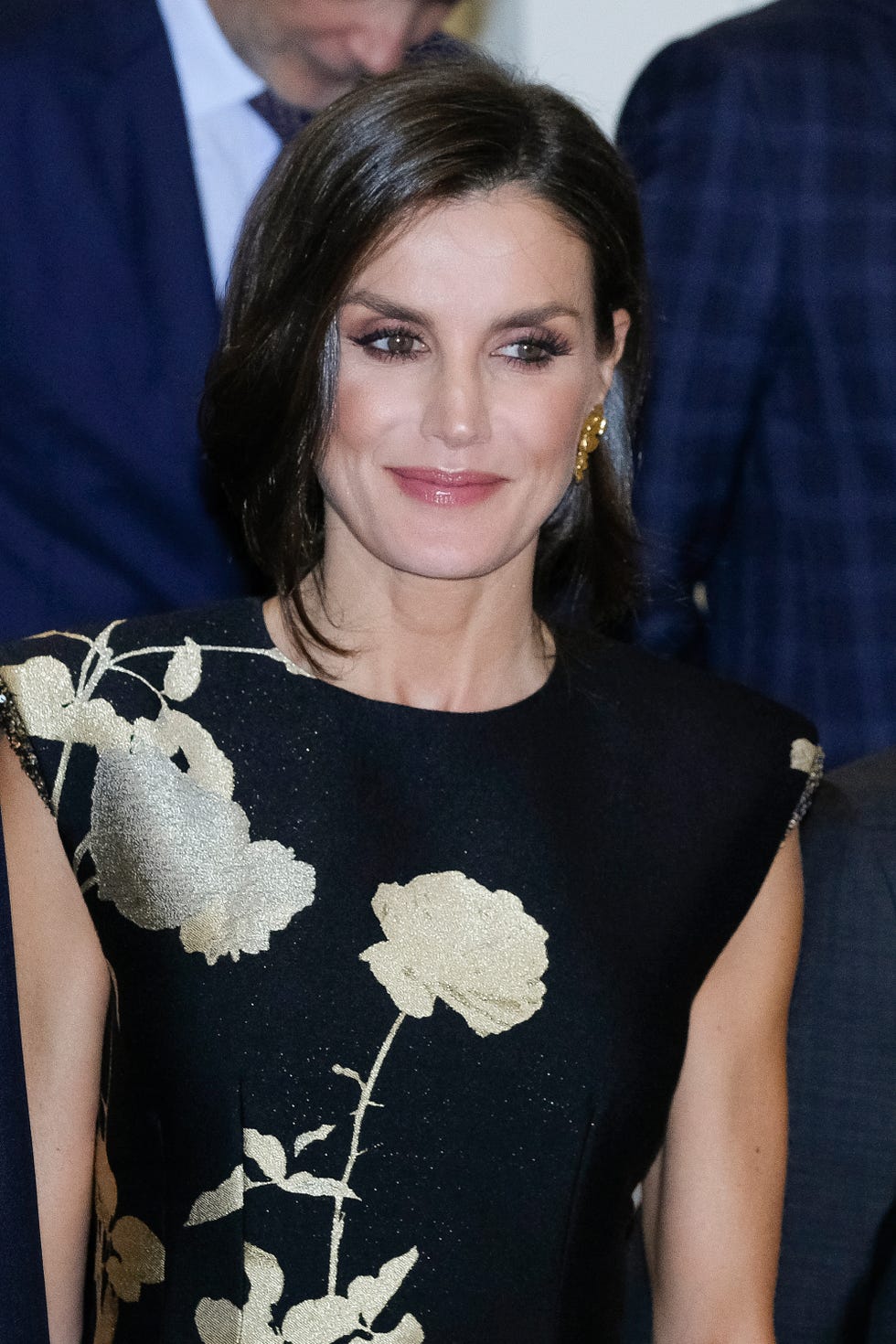 la reina letizia con peinado falso bob