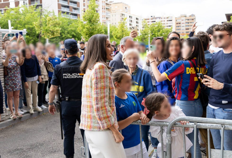 reina letizia estadio romareda