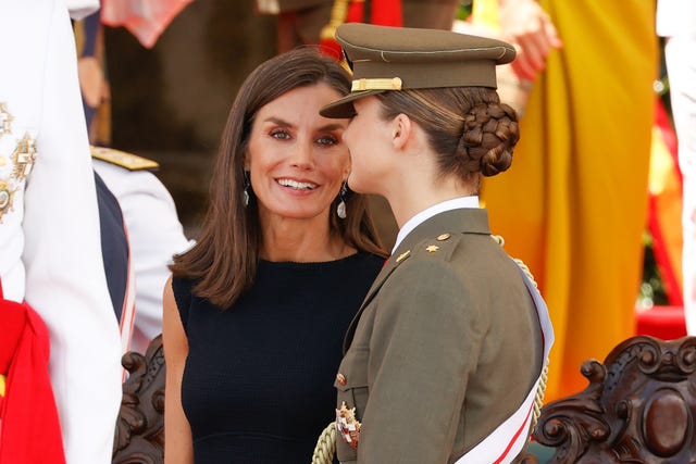 la reina letizia y leonor en la escuela naval militar de marin, pontevedra