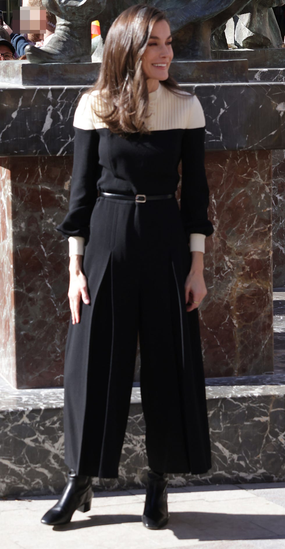 letizia con mono bicolor