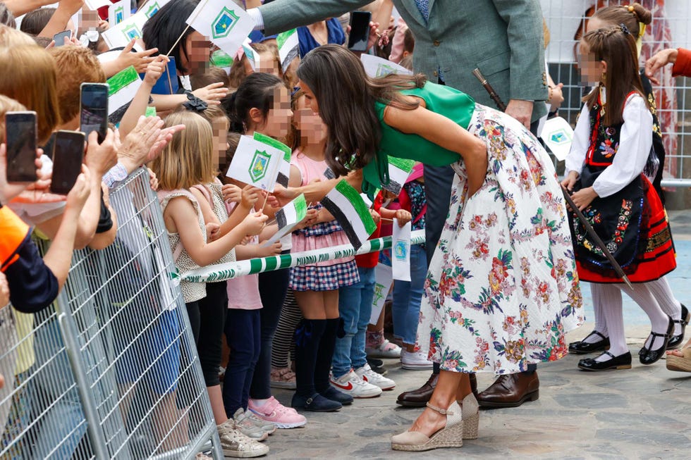 spanish king felipe vi and letizia ortiz during a visit to pinofranqueado on occasion of 100 anniversary of alfonso xiii visit in pinofranqueado caceres on thursday, 12 may 2022