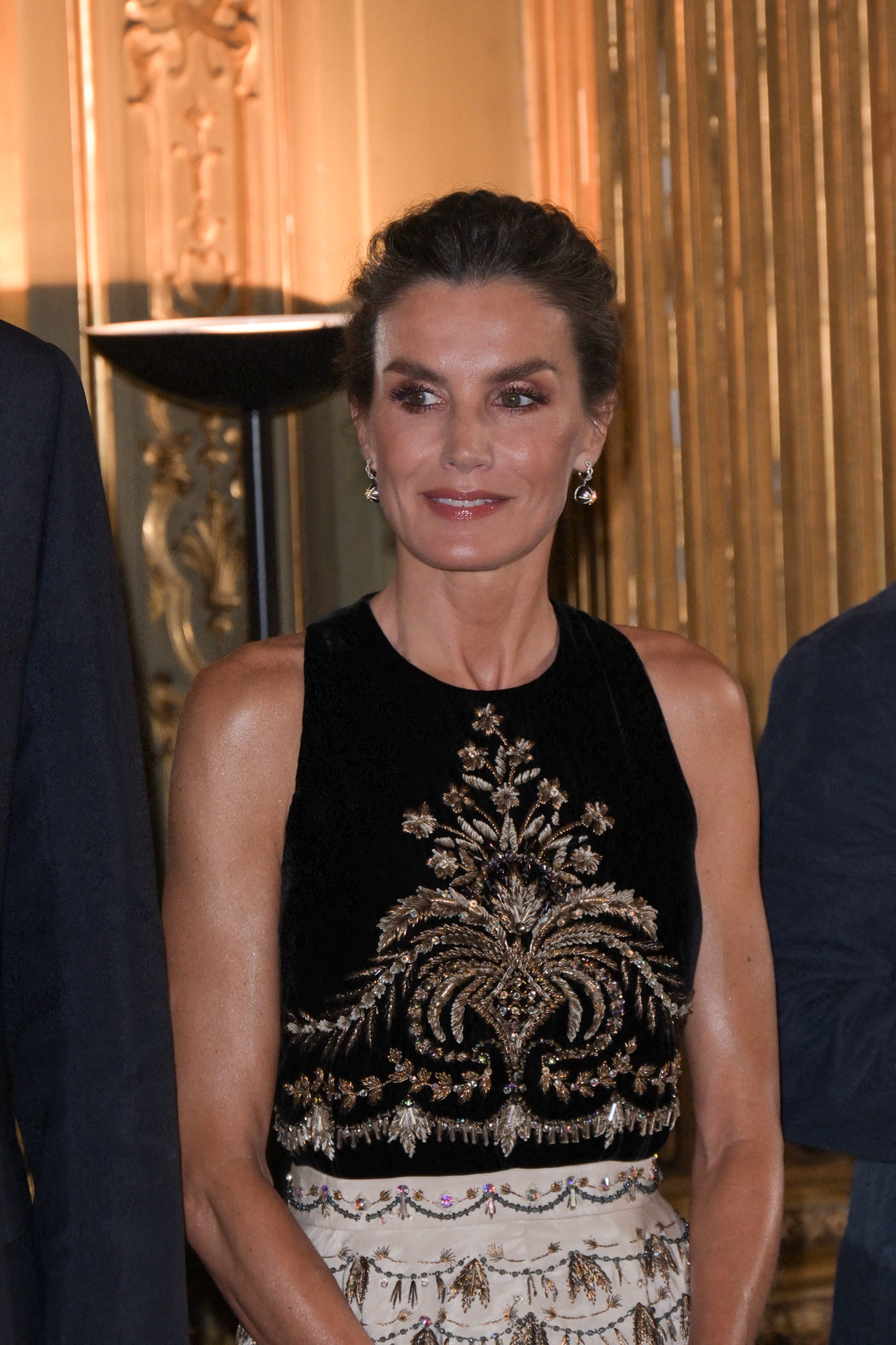 La Reina Letizia Brilla En París Con Vestido De Alta Costura De Dior