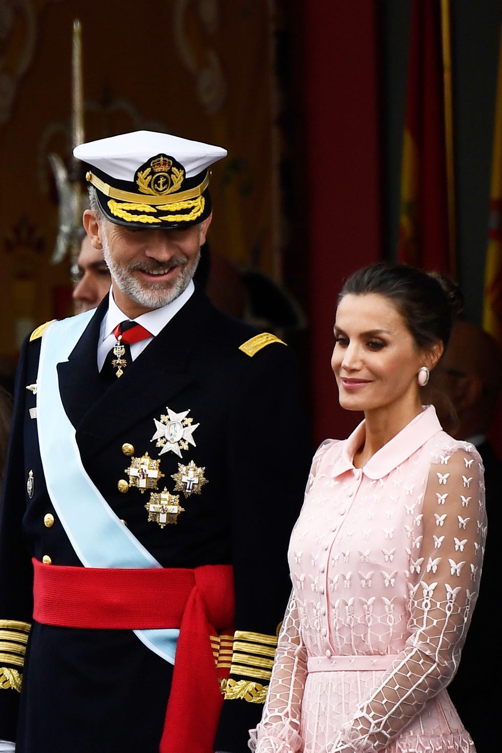  La reina Letizia sorprende con su look en el Día de la Hispanidad