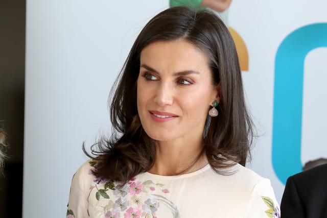 La Reina Letizia con el vestido de Asos oriental