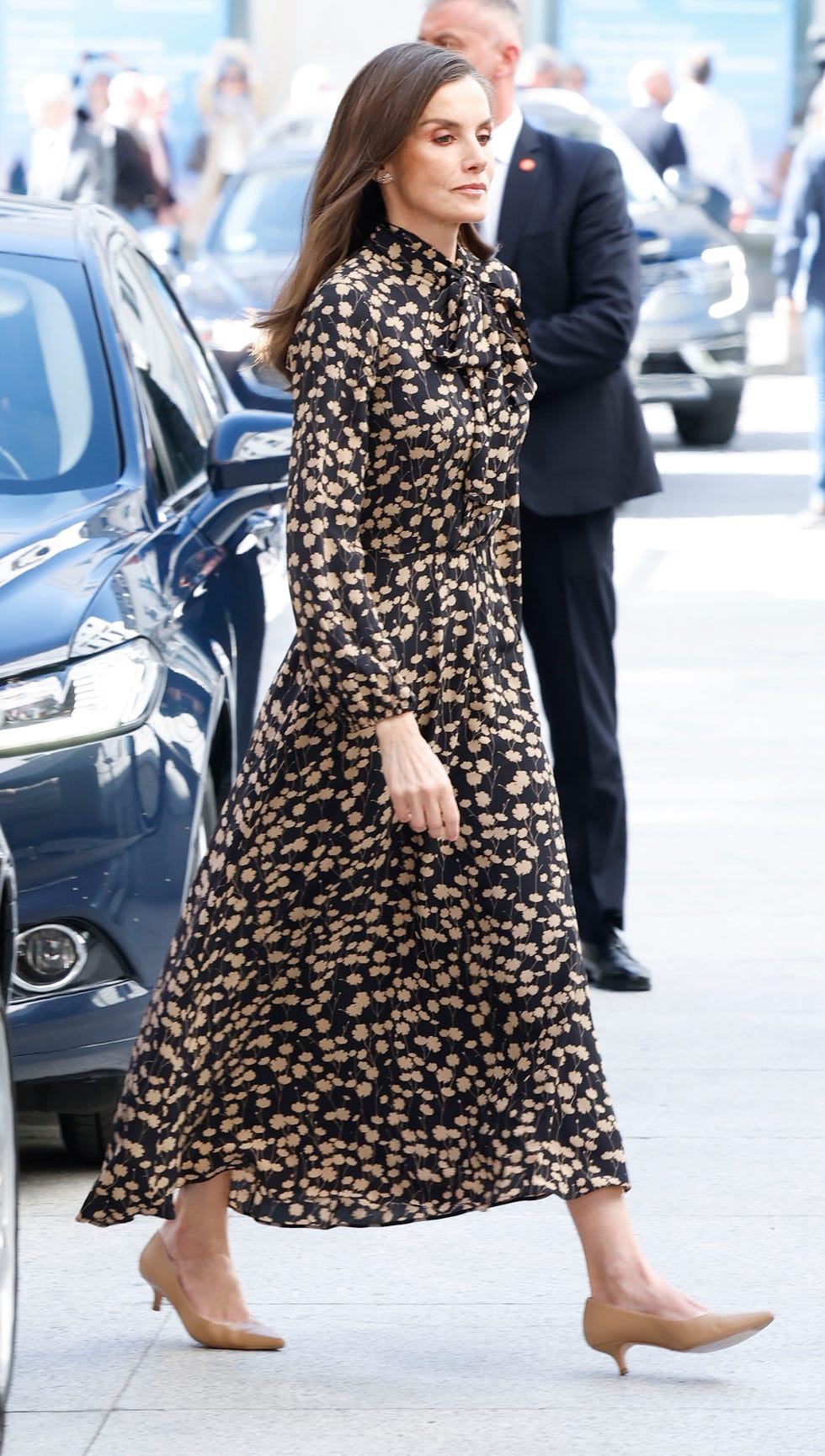 la reina con un vestido de massimo dutti que estreno en 2022