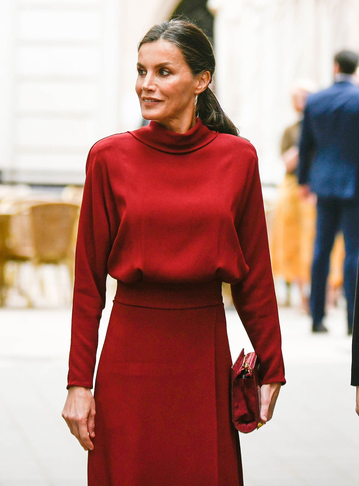 La reina Letizia: con vestido rojo de Massimo Dutti Palma