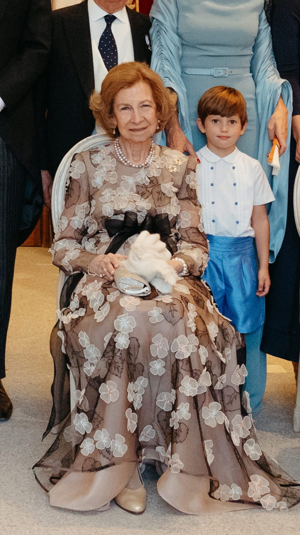 la reina sofia en la boda de victoria lopez quesada con vestido de alta costura de valentino