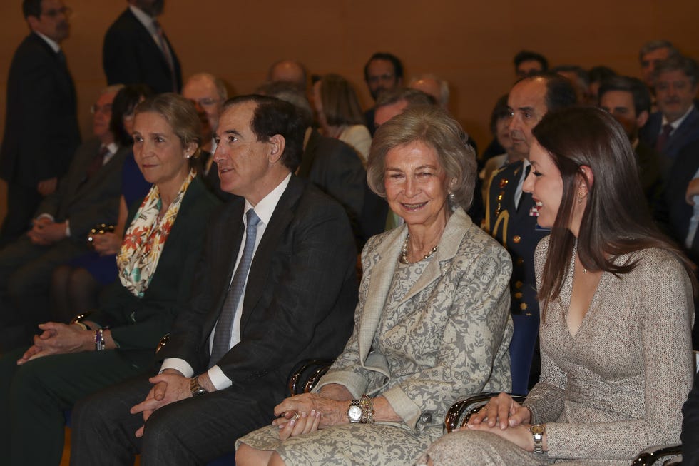 Audience, People, Event, Community, Human, Businessperson, Adaptation, Management, Crowd, Tourism, 