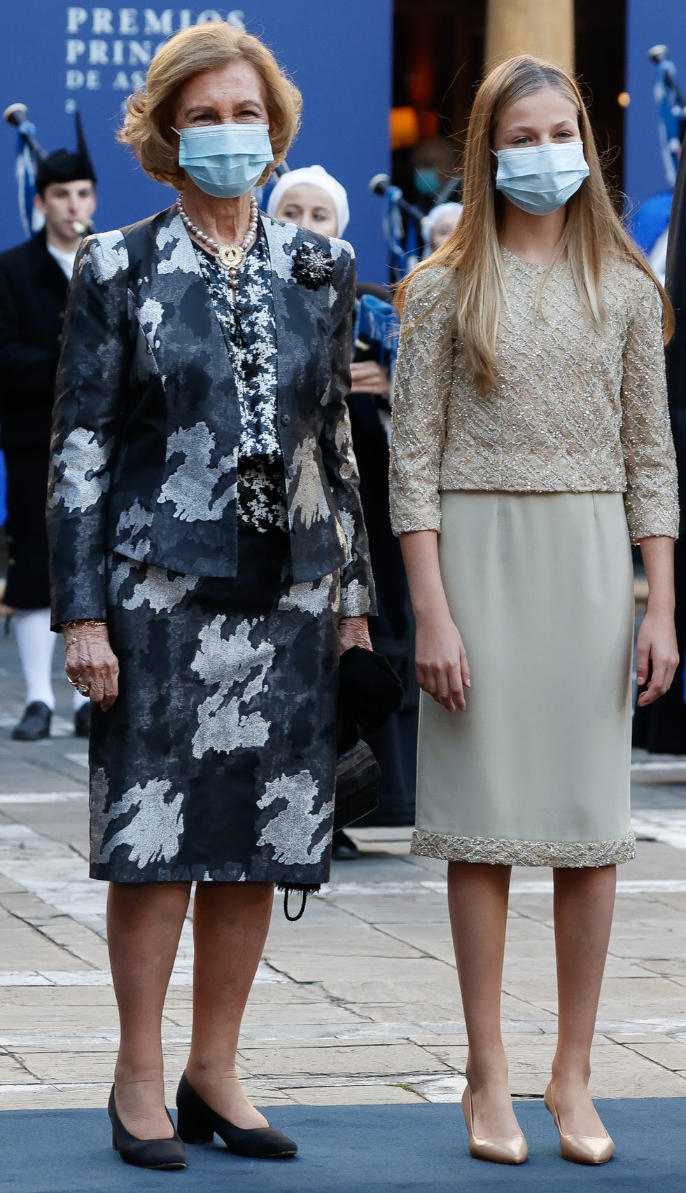la reina sofia y la princesa leonor en los premios princesa de asturias