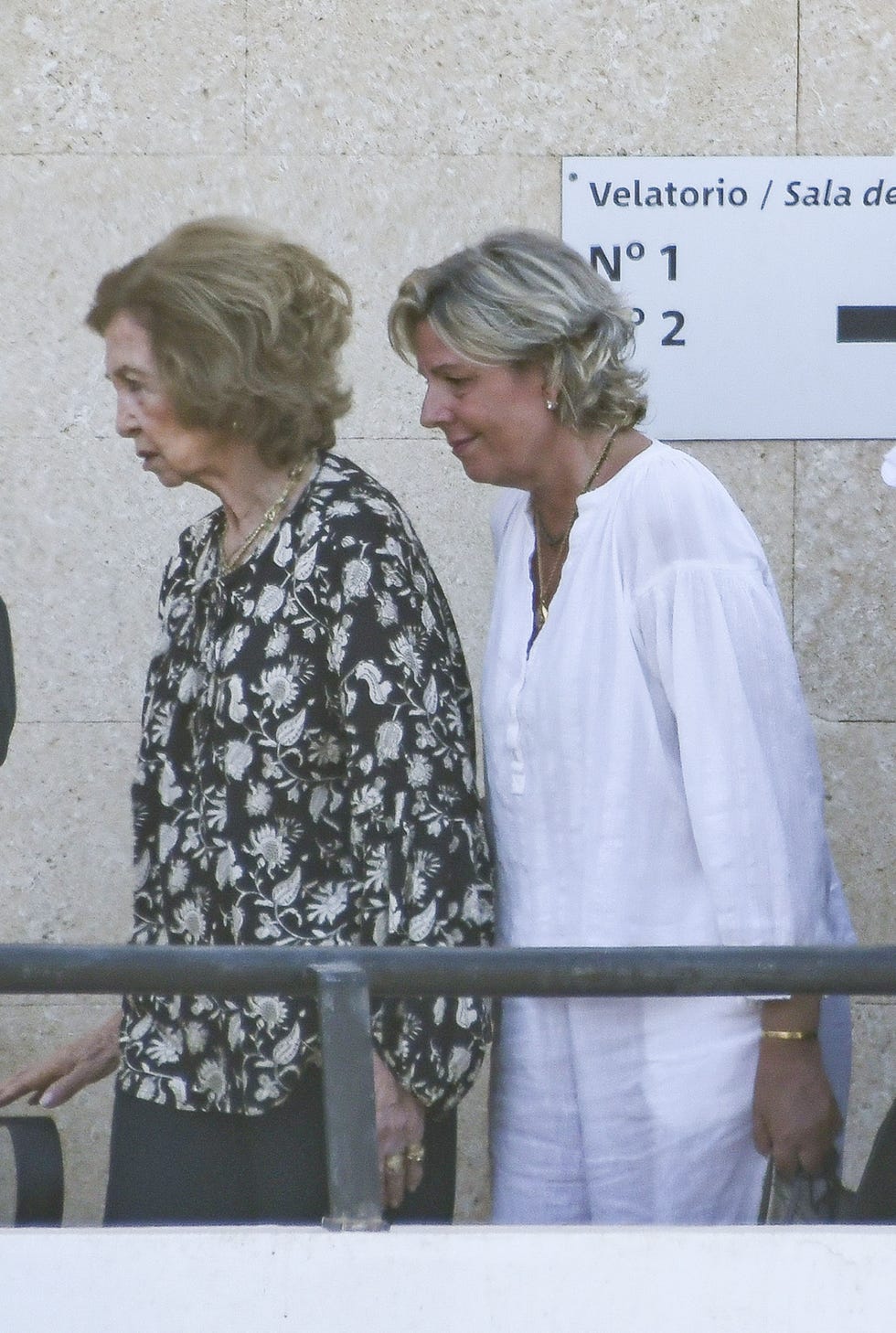 la reina sofia con su sobrina simoneta gomez acebo