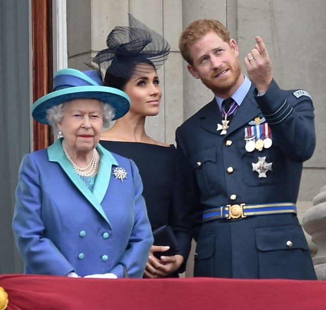 La reina Isabel y su comunicado sobre la situación de Harry y Meghan