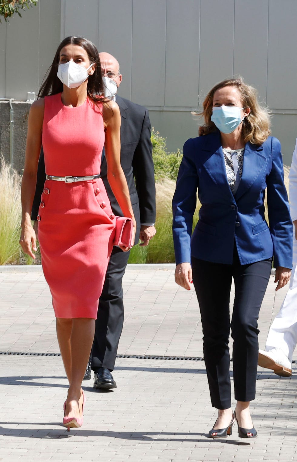 doña letizia con el vestido de michael kors que tiene igual que melania trump