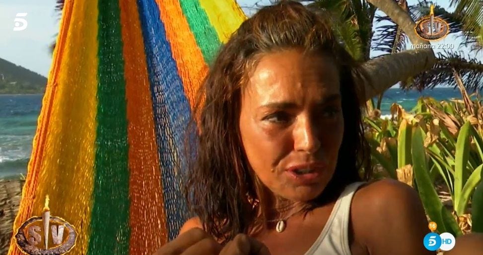 olga moreno en una hamaca en supervivientes
