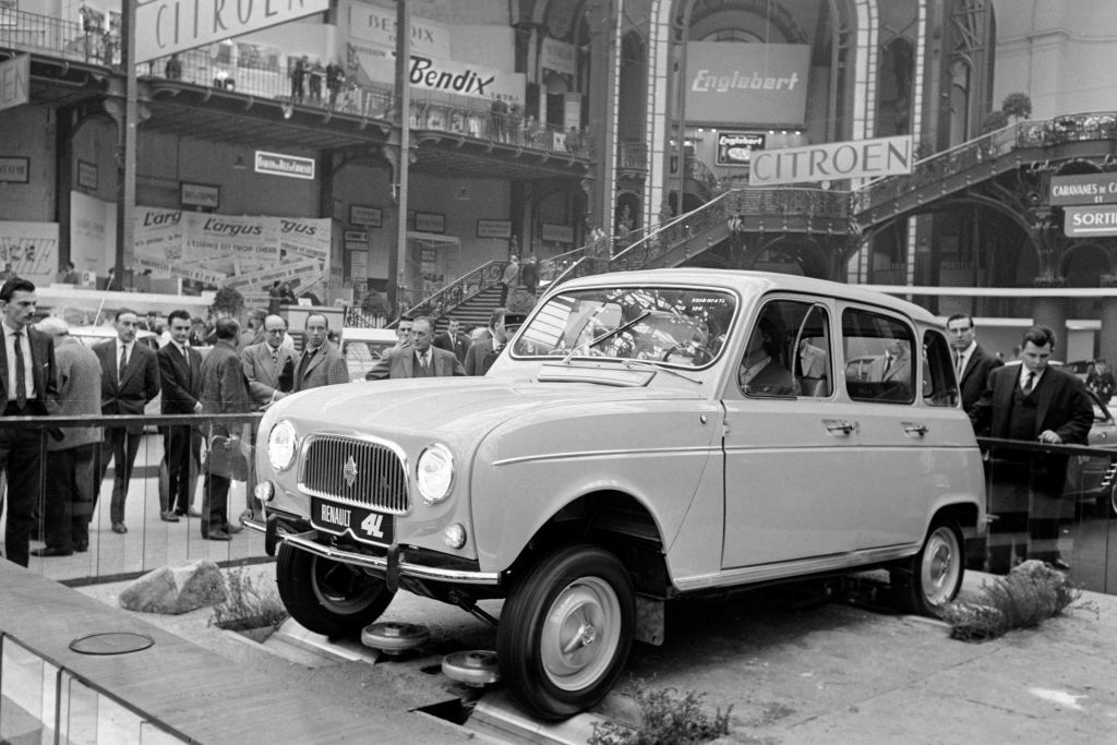 Why the Renault 4L is so important for the French automaker? - Motor News  n° 33 (2021) 