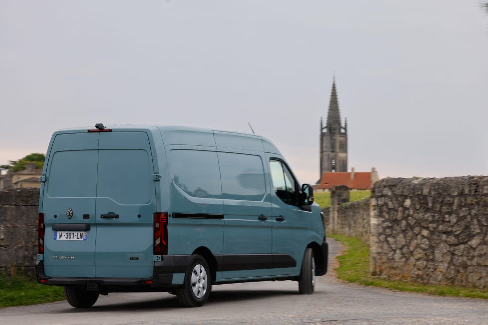renault-master-e-tech-2024-4-min-66584ab5bc95c.jpg