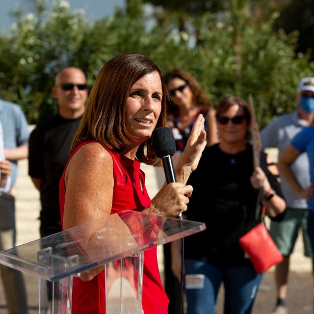 sen martha mcsally campaigns in phoenix on day before election