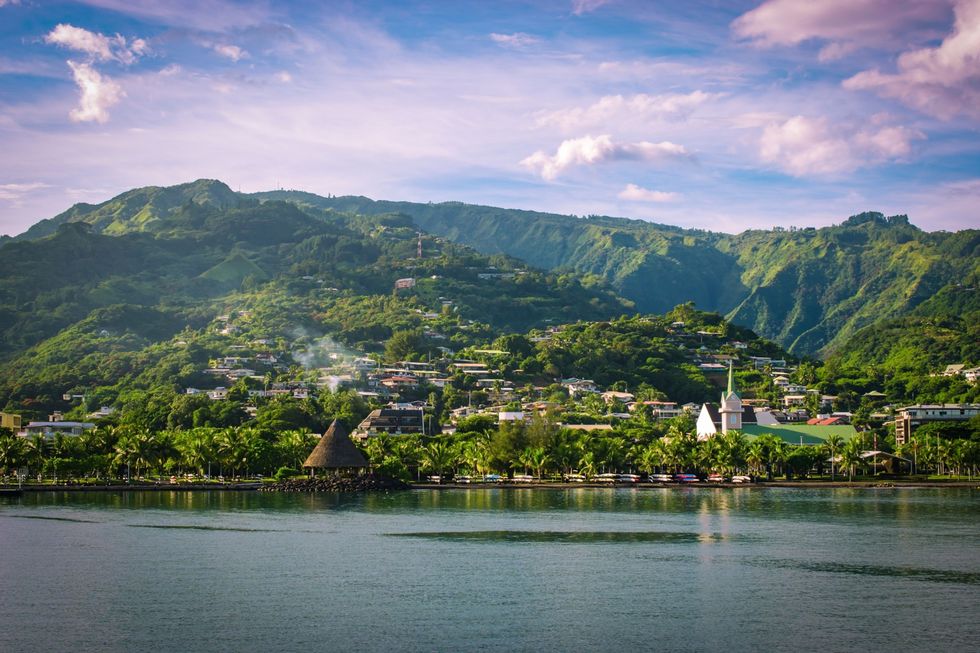 Cruiseschepen zijn welkom in Papeete de hoofdstad van Tahiti Tahiti is een van de populairste toeristenbestemmingen in de regio