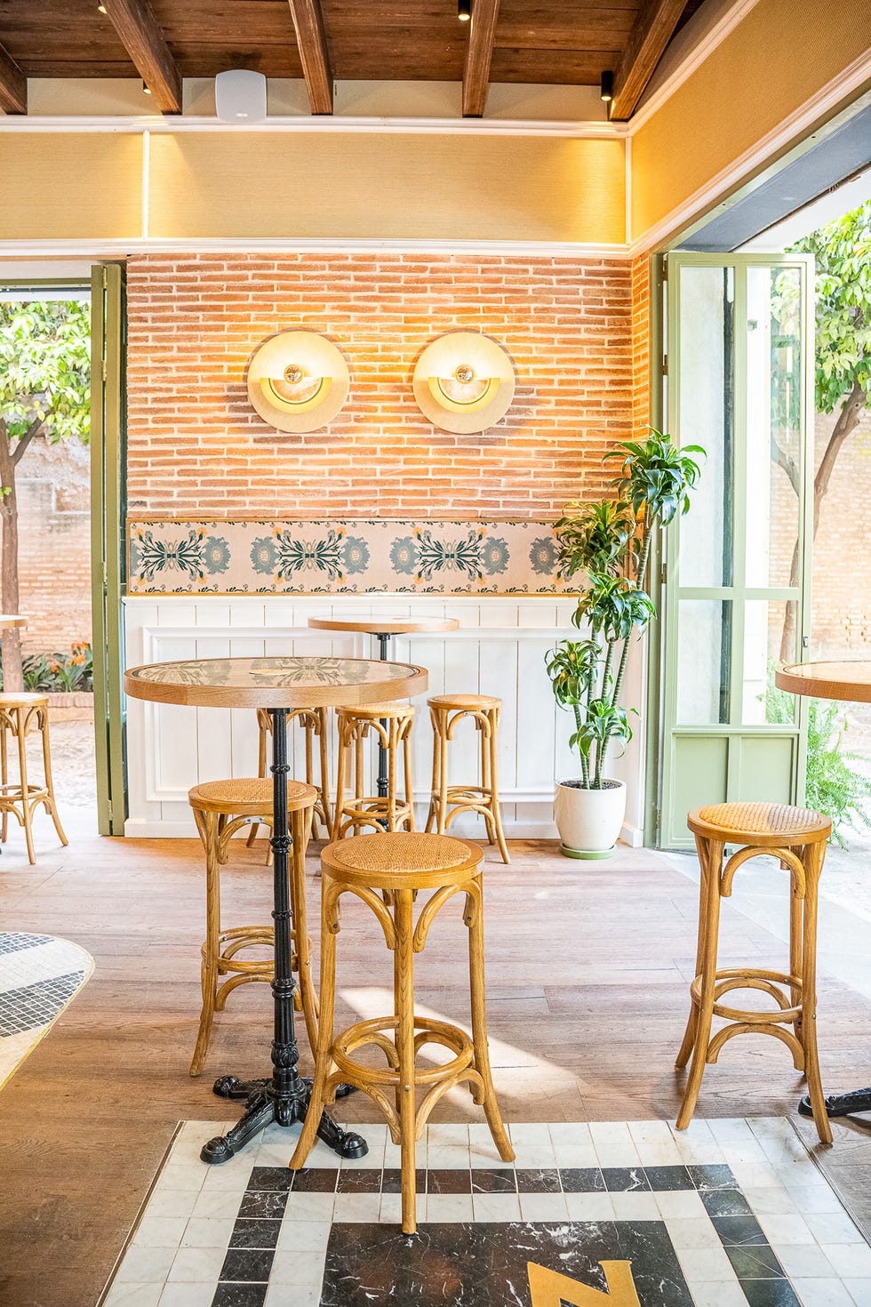 restaurante café santacruz en sevilla