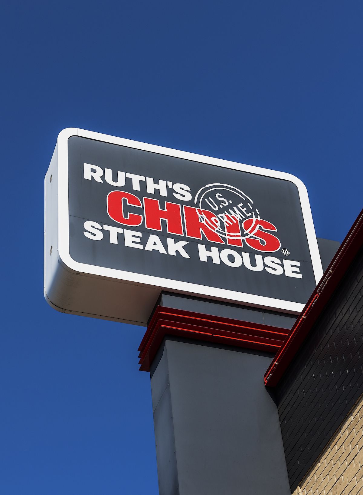 Ruth's Chris Steak House opens in West Des Moines in late spring
