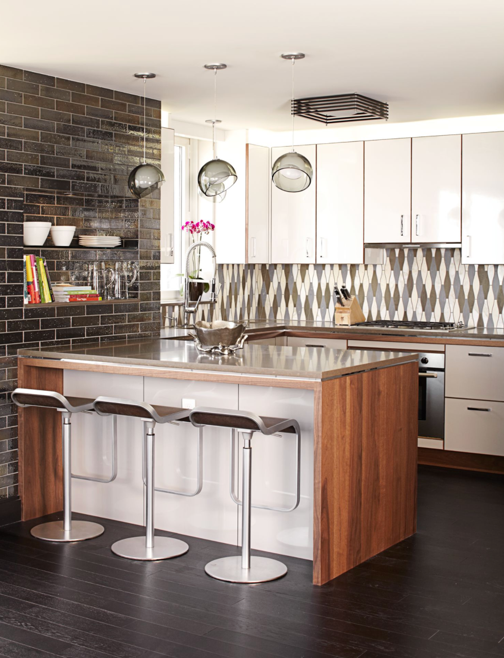 How to create a stylish aqua retro kitchen