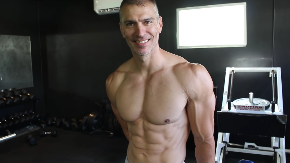 A Physique Coach Uses This Simple Cardio Routine to Stay Shredded