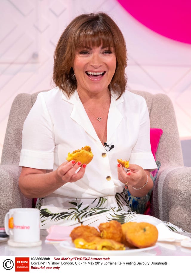 Lorraine Kelly H&M skirt