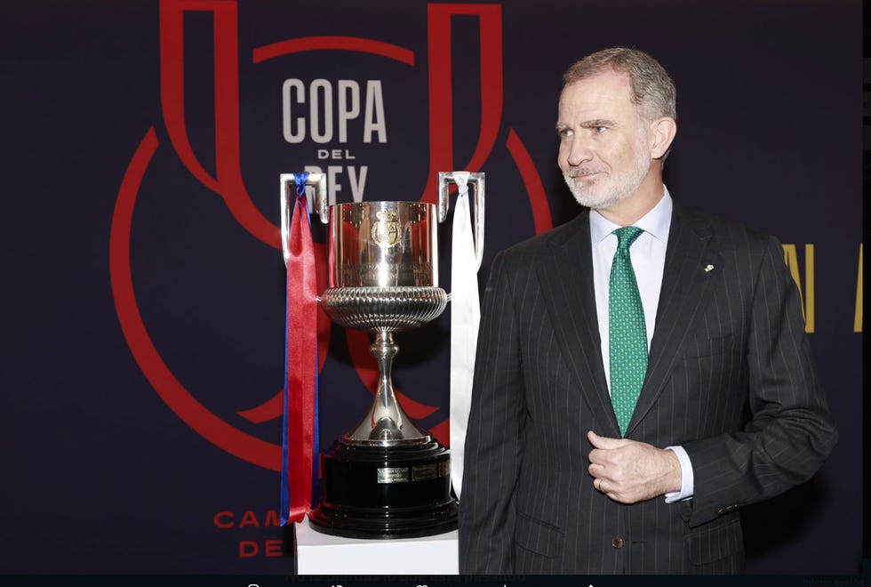 presentation of the copa del rey trophy
