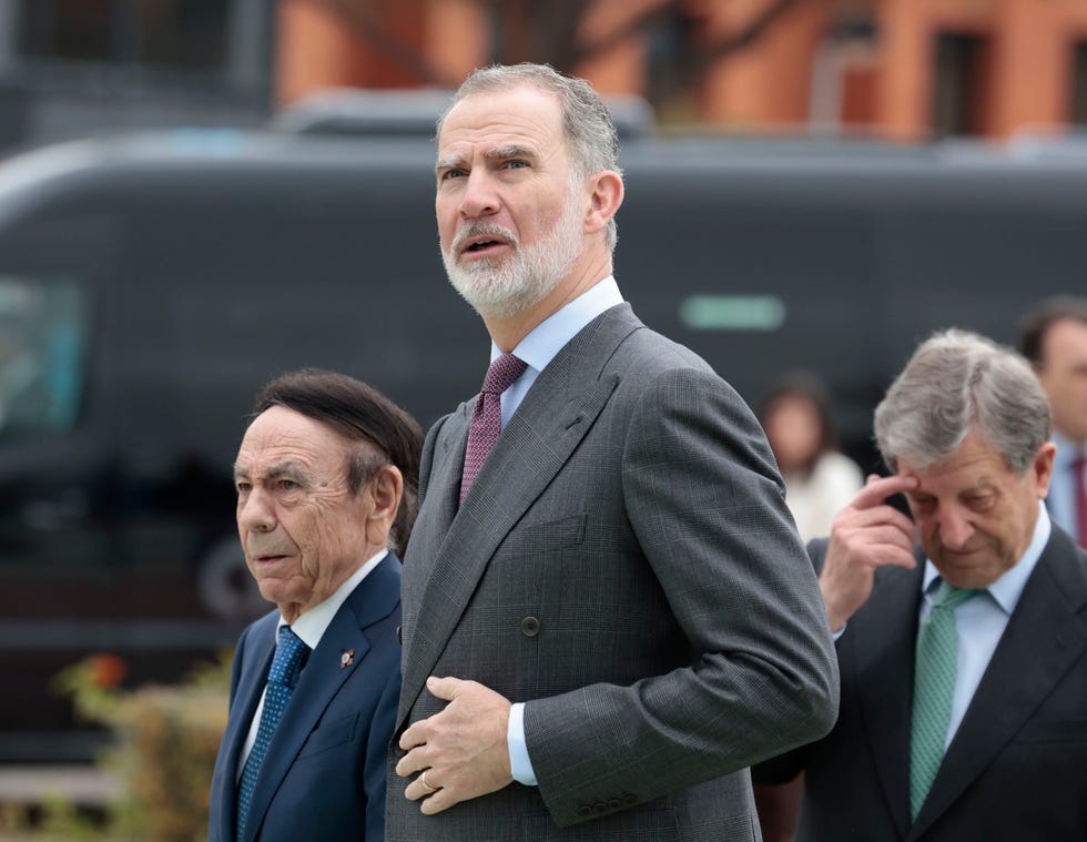 el monarca a su llegada a la universidad