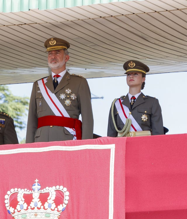 el rey y la princesa de asturias