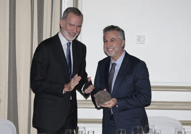 felipe vi entrega el galardon 'francisco cerecedo' al periodista de onda cero