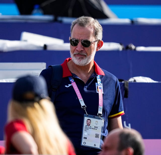 el rey anima al equipo nacional de piraguismo