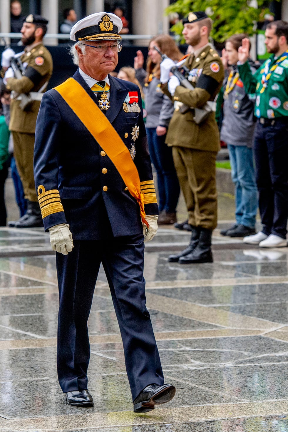 Uniform, Military, Military officer, Marching, Event, Military uniform, Parade, Marching band, Military person, Official, 