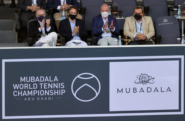 el rey juan carlos reaparece antes de navidad en el partido de nadal en abu dabi