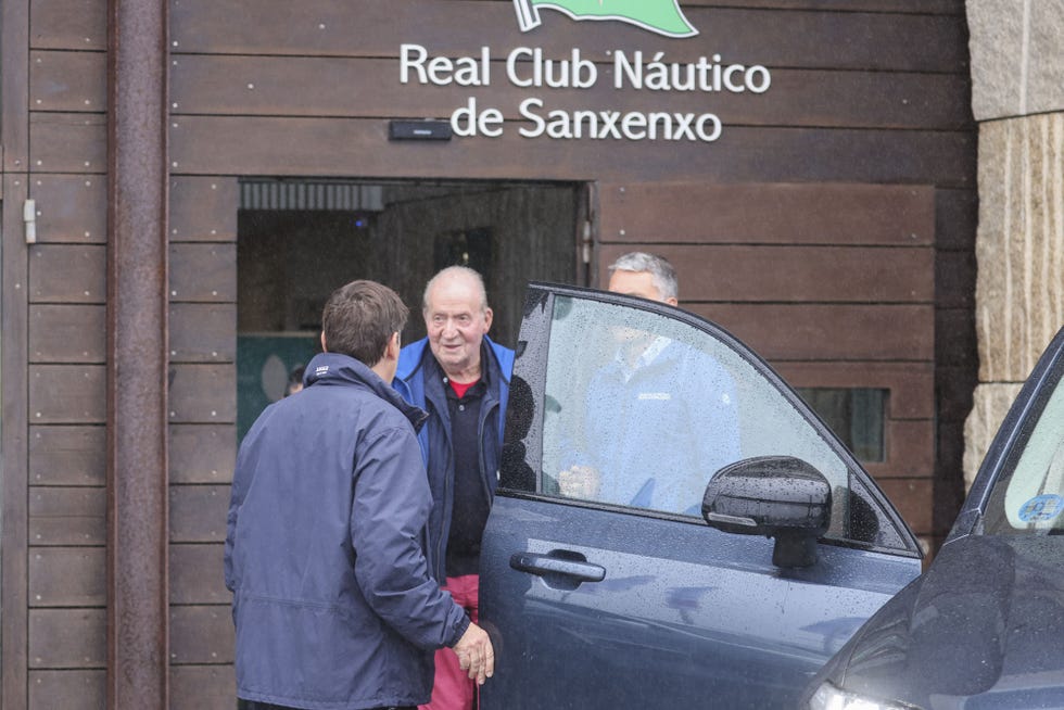 el emerito abandona el club nautico gallego