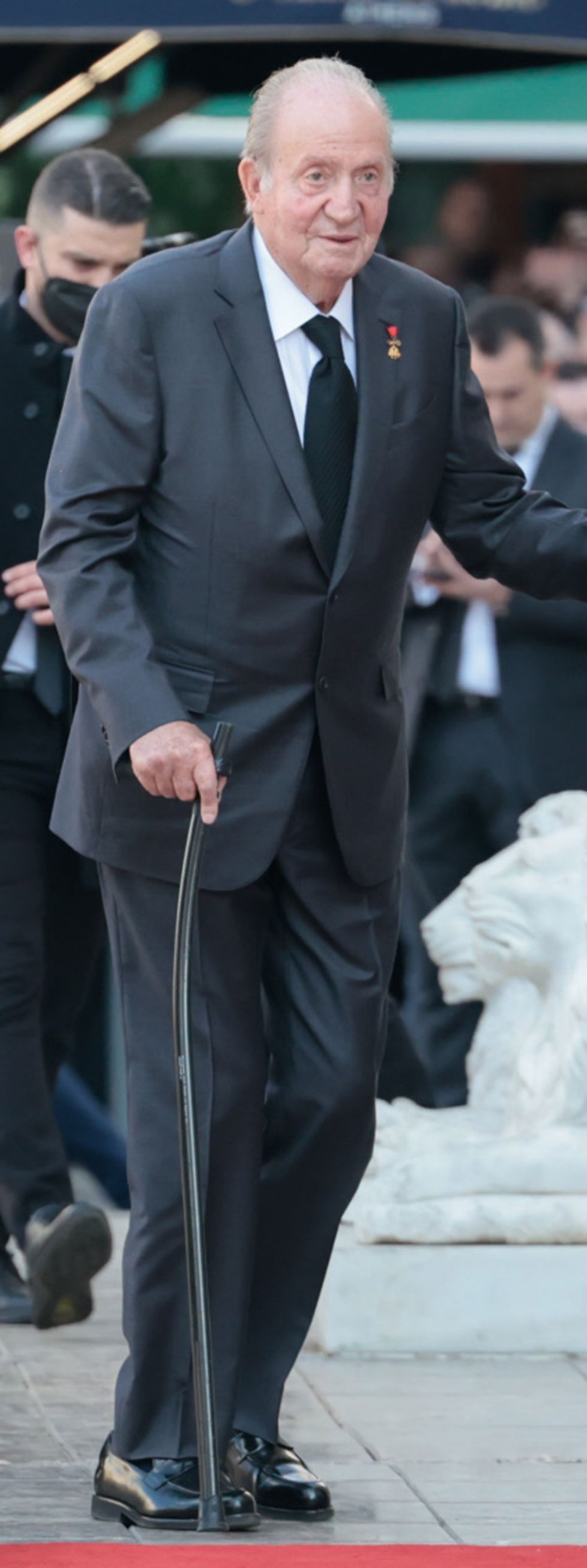 el marido de la reina sofía en el funeral de constantino de grecia el 16 de enero de 2023