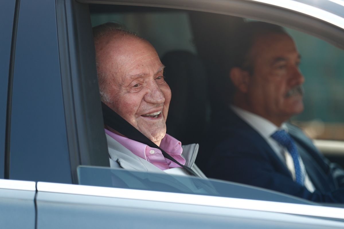 El rey Juan Carlos recibe el alta hospitalaria