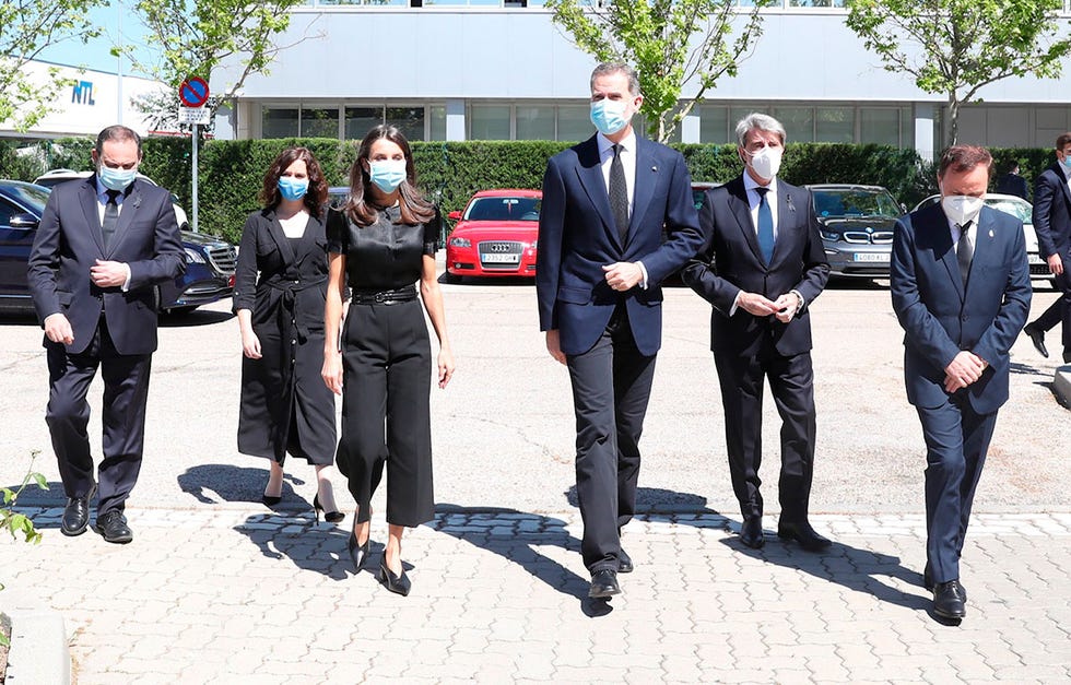 los reyes guardan un minutos de silencio en coslada
