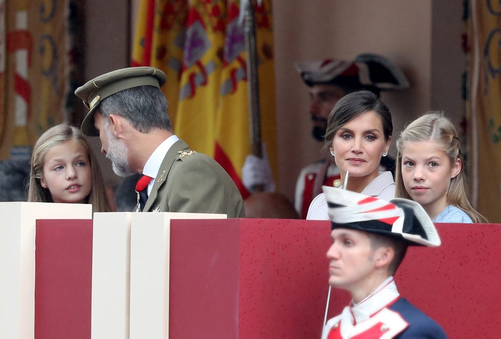 La Princesa Leonor ejerce de heredera situada a la derecha del Rey por primera vez en el desfile del 12 de octubre