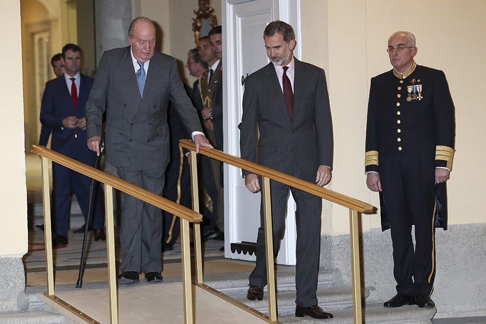 Rey Juan Carlos y rey Felipe VI