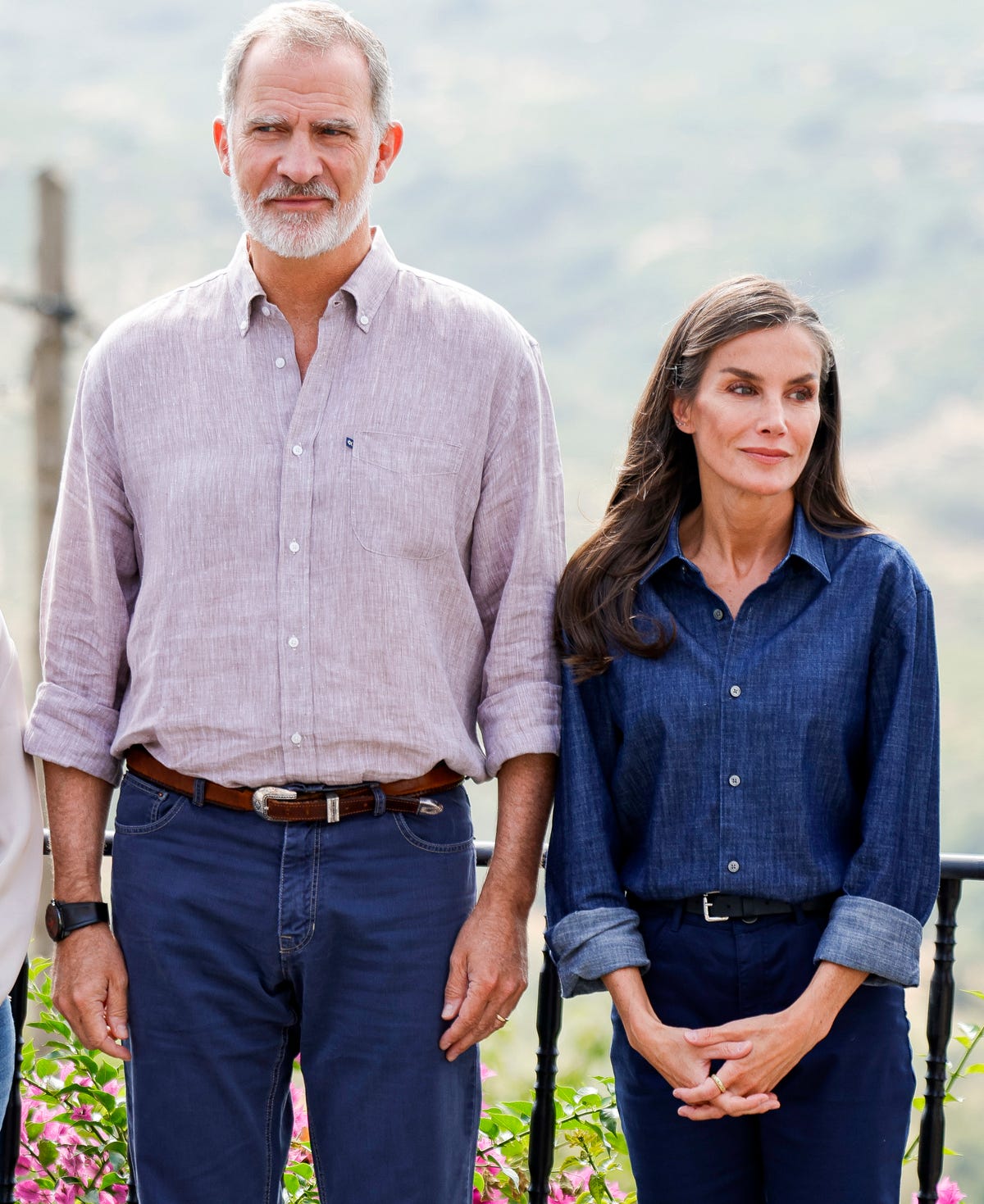 preview for El cariño del rey Felipe y la reina Letizia con los afectados por los incendios