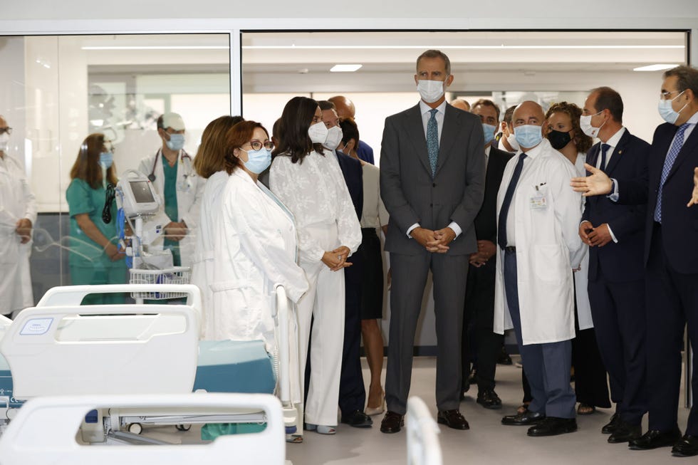 los reyes felipe y letizia en un hospital de guadalajara