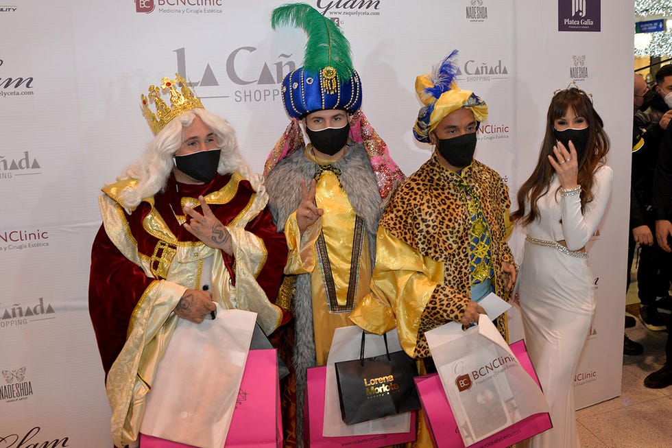 kiko rivera y omar montes son los reyes magos en marbella