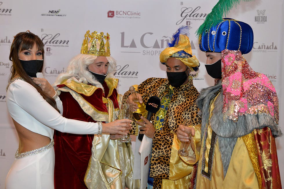 kiko rivera y omar montes son los reyes magos en marbella