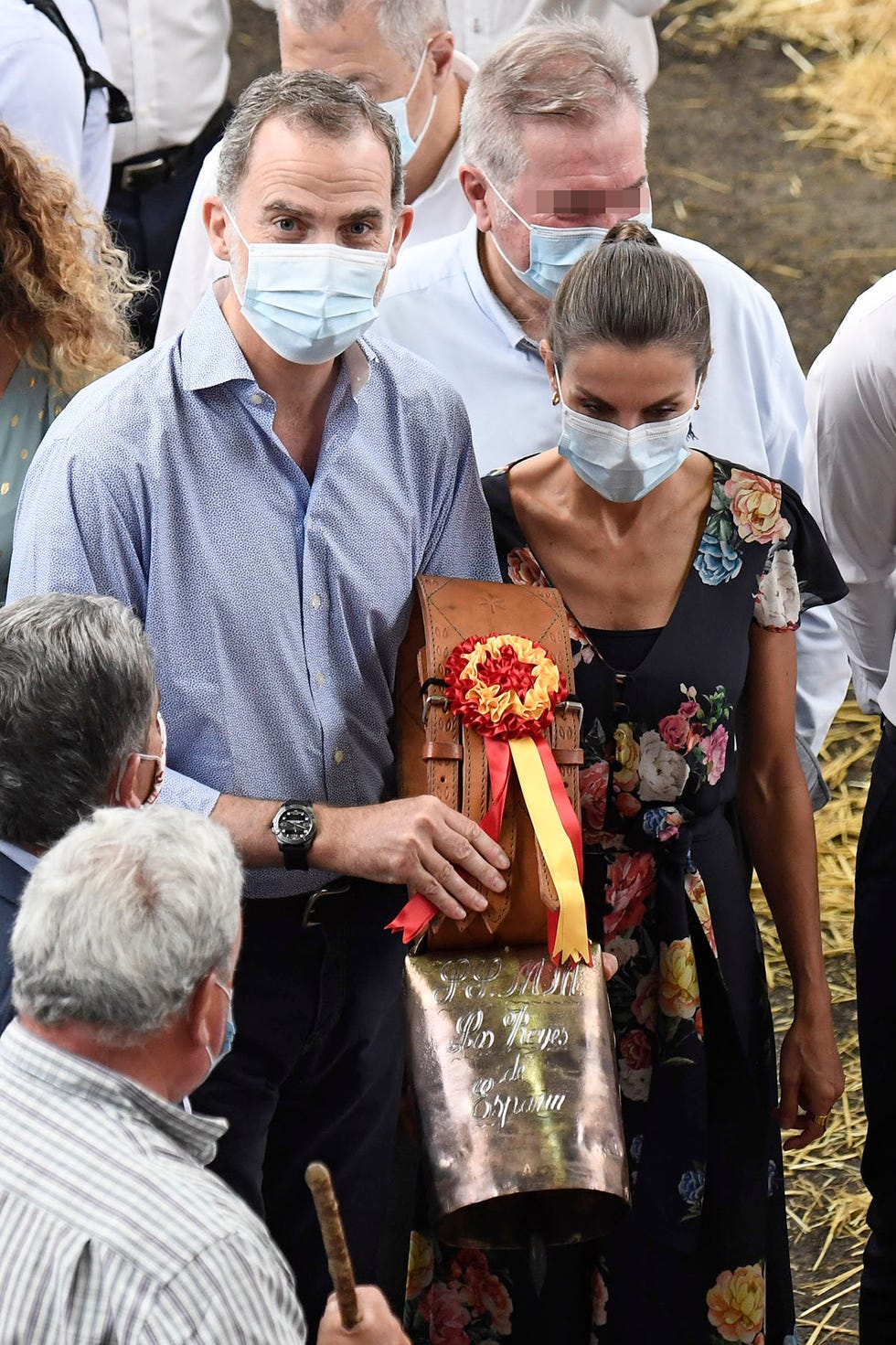felipe y letizia en el mercado de ganado de torrelavega durante su visita a cantabria el 29 de julio de 2020