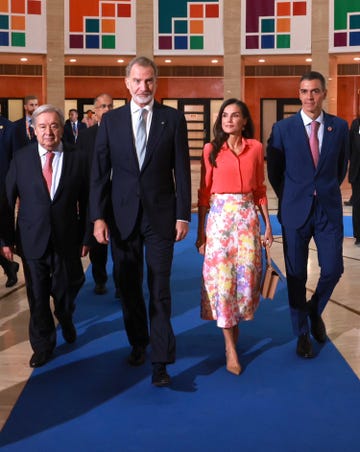 los reyes felipe y letizia con pedro sanchez y el secretario general de la onu
