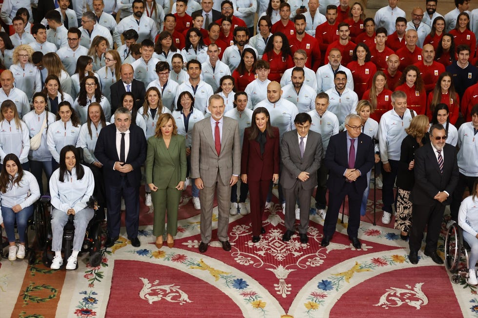 felipe vi y letizia con los deportistas olimpicos