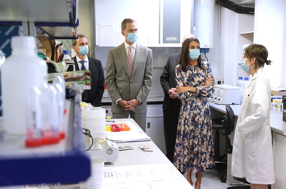 los reyes felipe y letizia visitan el museo de ciencias naturales de madrid