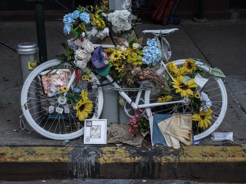 Ghost bike for Robyn Hightman in NYC.