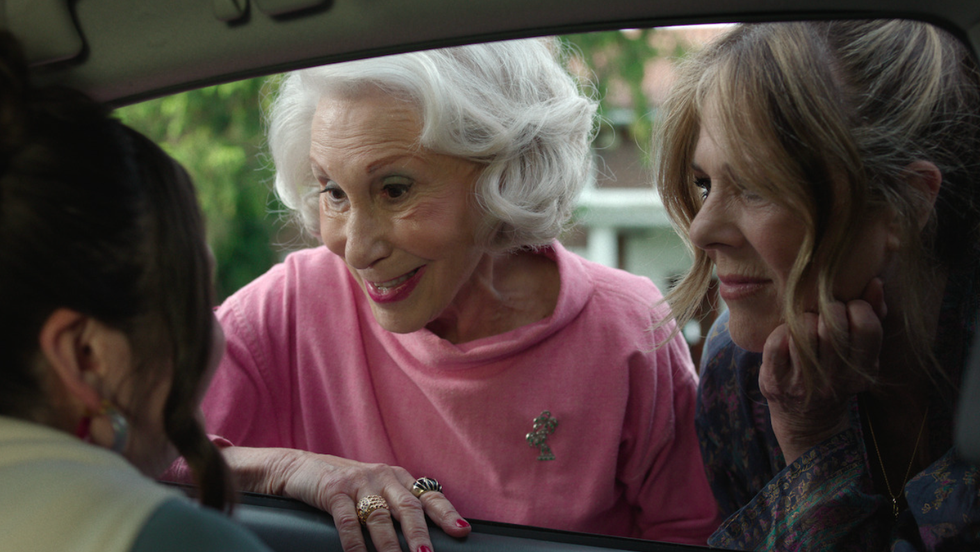 rhea perlman in too much